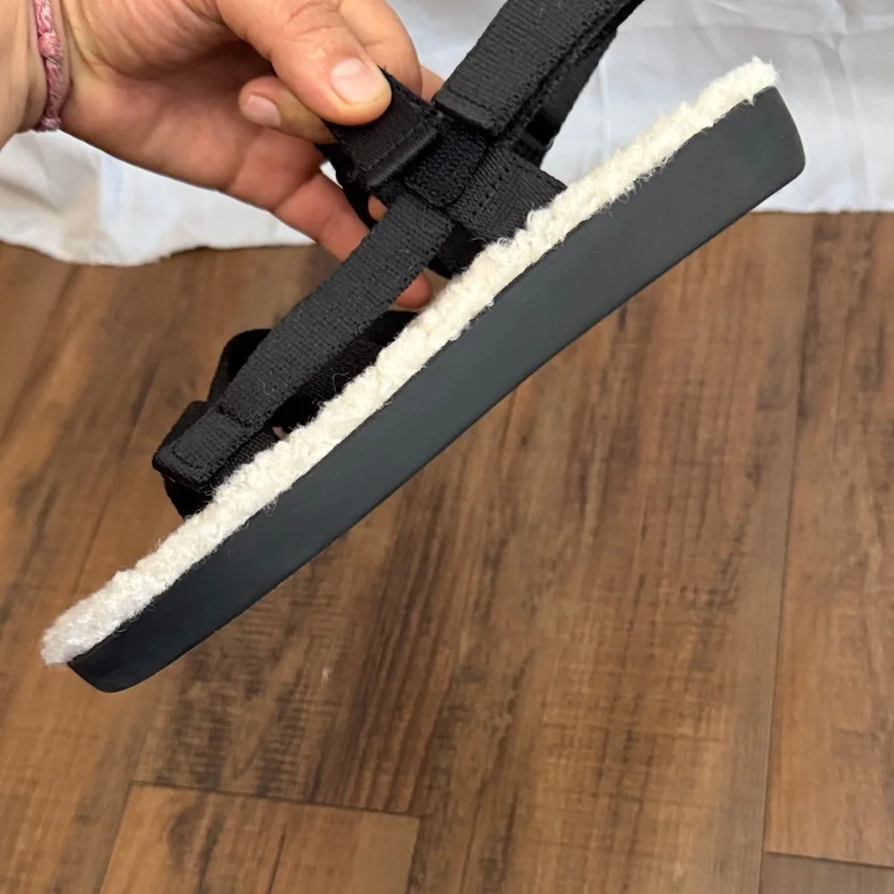 Everlane Black Strappy Sandals with Cream faux four lined Footbed